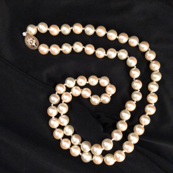 34” Pearl Necklace - Picture 2 of 5